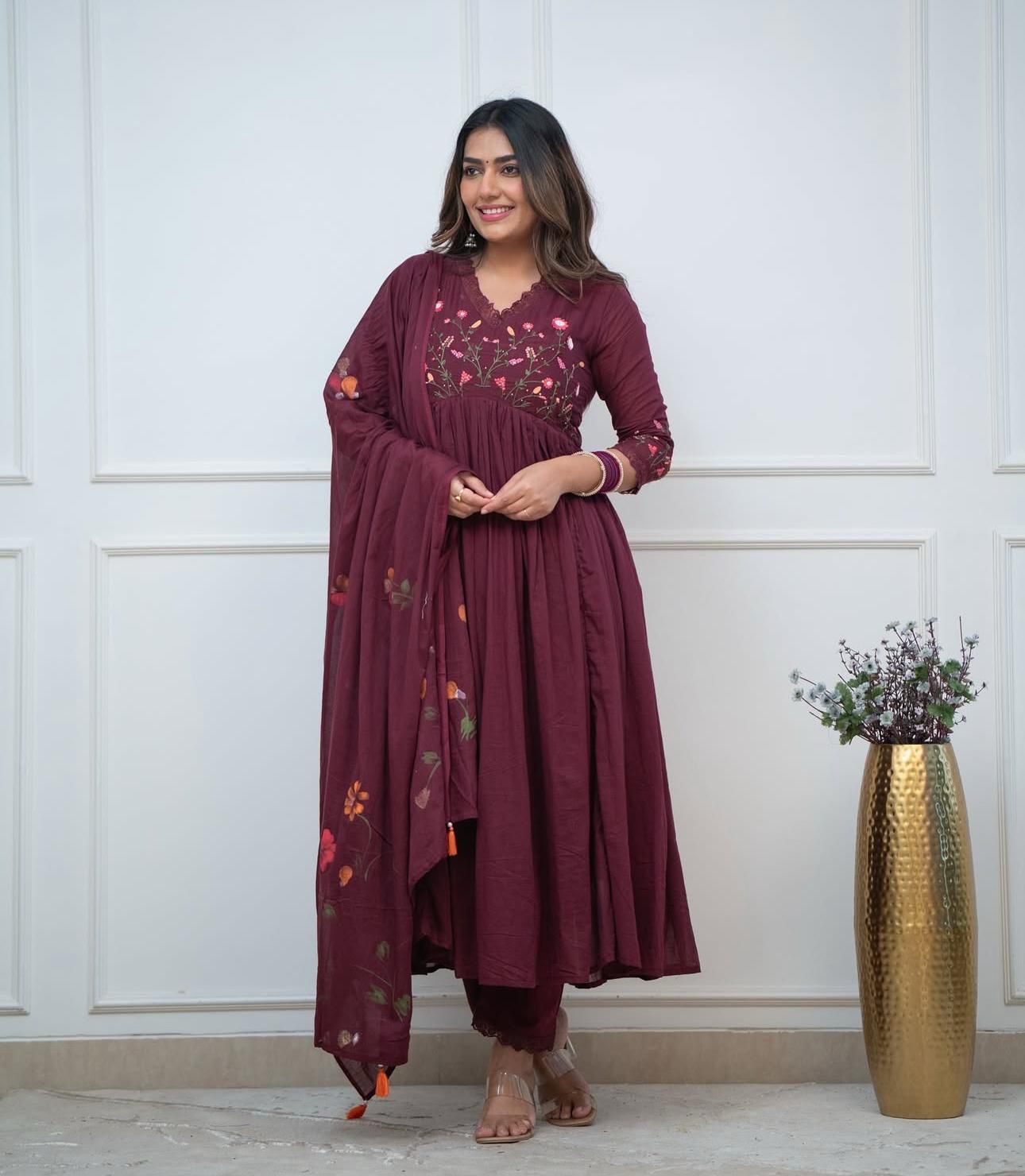Graceful 3 Piece Kurti with Pant and Dupatta Set,