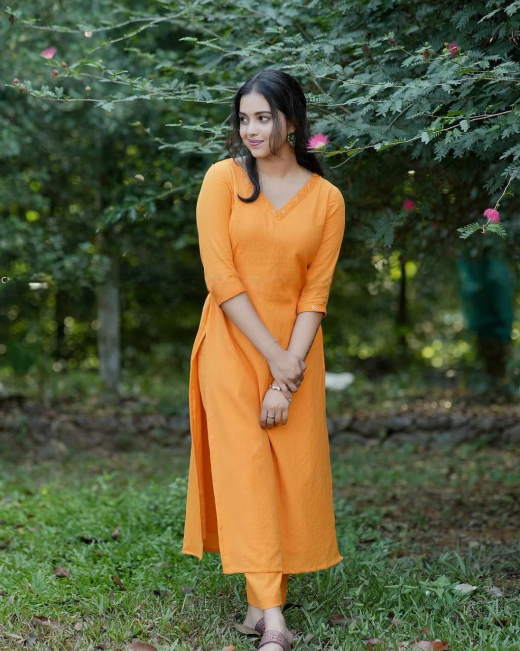 Minimal V-Neck 2-Piece Set